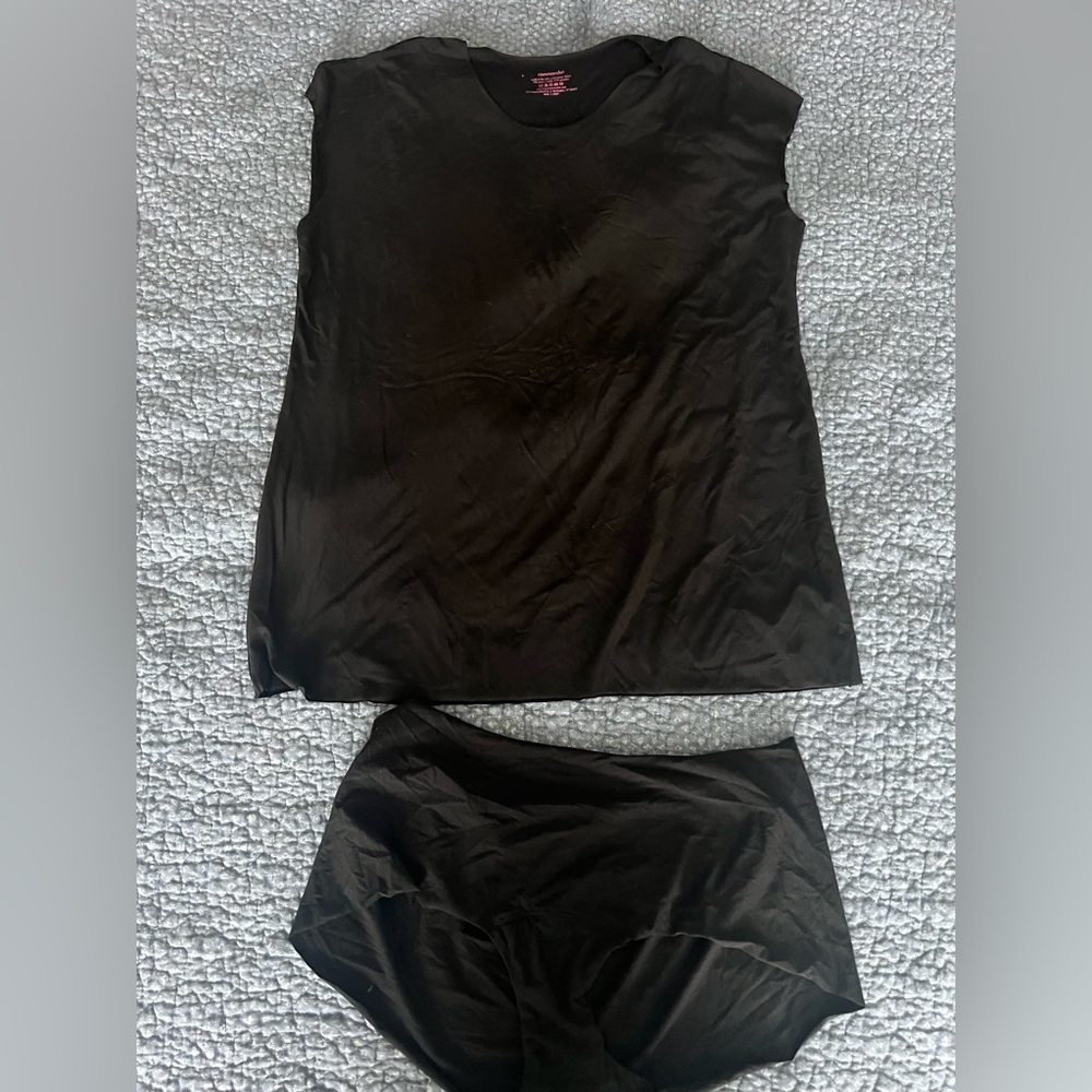 Commando Women's Butter Petal Short & Top
Size: L
[New]
Made in the USA